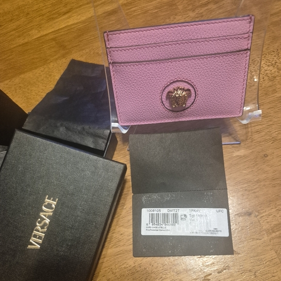 NWT VERSACE CARD HOLDER. - Picture 1 of 11